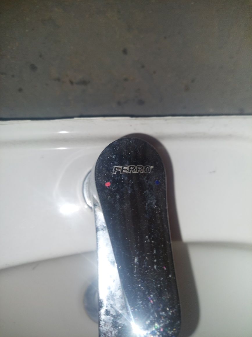 Umywalka KOLO 60CM wraz z baterią Ferro