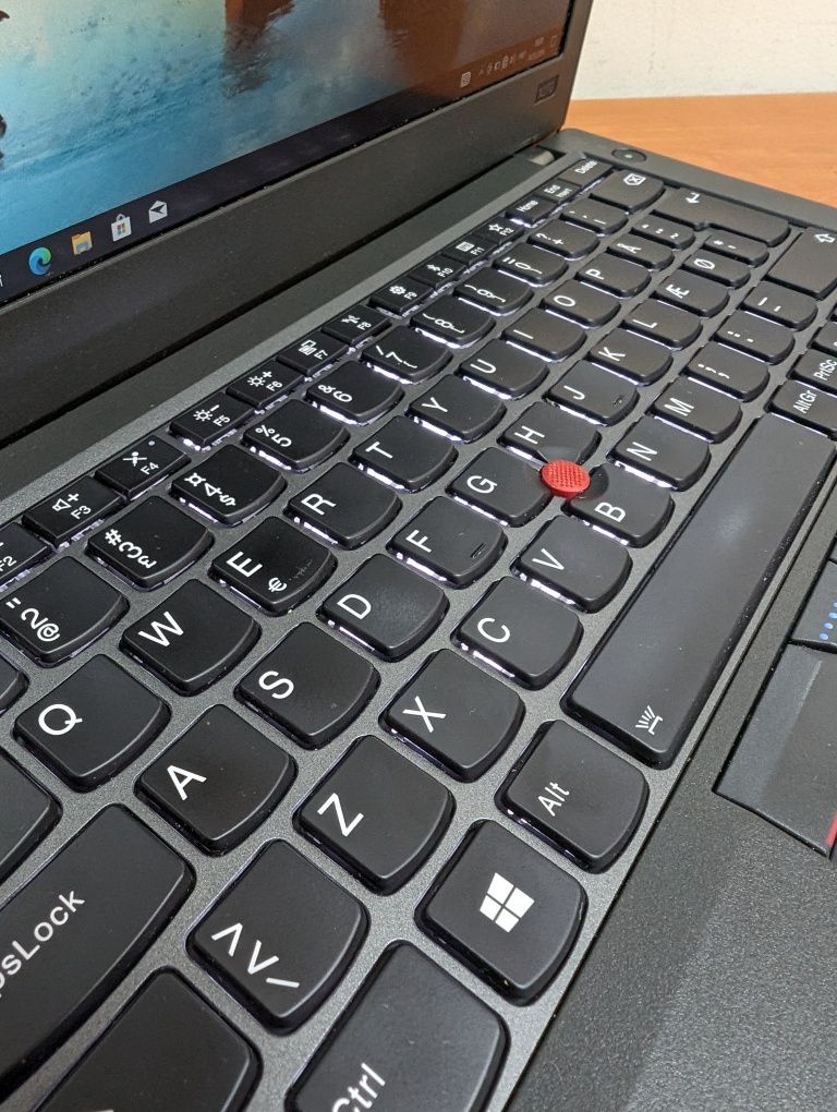 Ноутбук Lenovo ThinkPad X270/12.5/i5-7200U/8/256/FHD