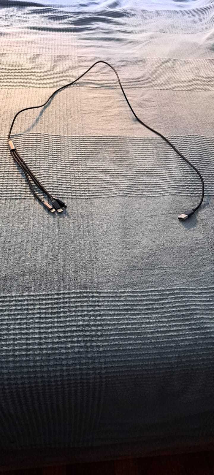 Cabo USB com 3 Saídas