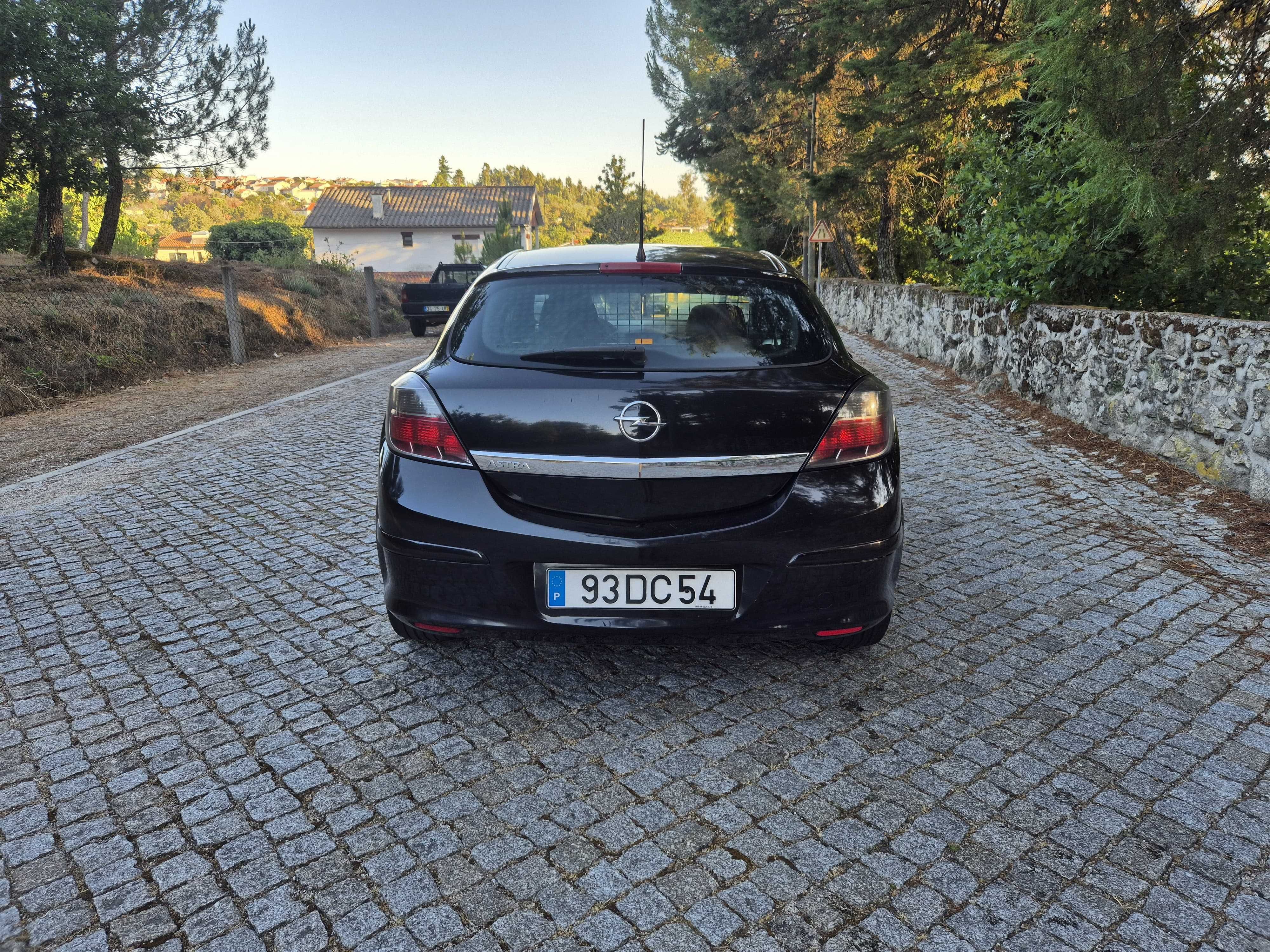 Opel Astra GTC 1.3 cdti