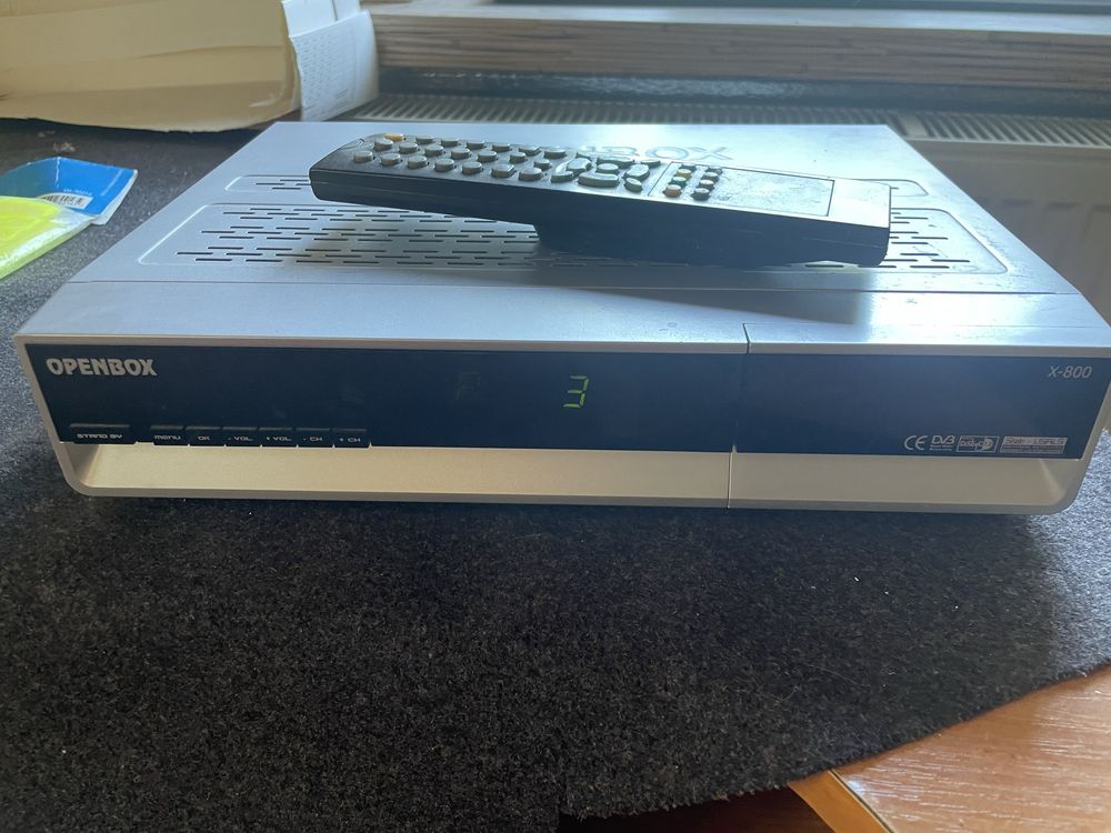 Тюнер робочий в гарному стані openbox 800