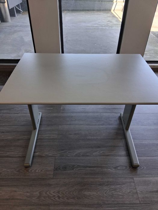 Vendo mesa secretária metal C100xL68xA72cm 4 unidades