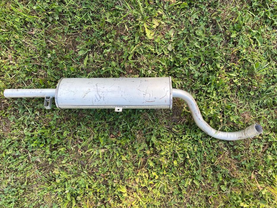 Глушник новий ВАЗ 2106 2101 2103 не встановлювався