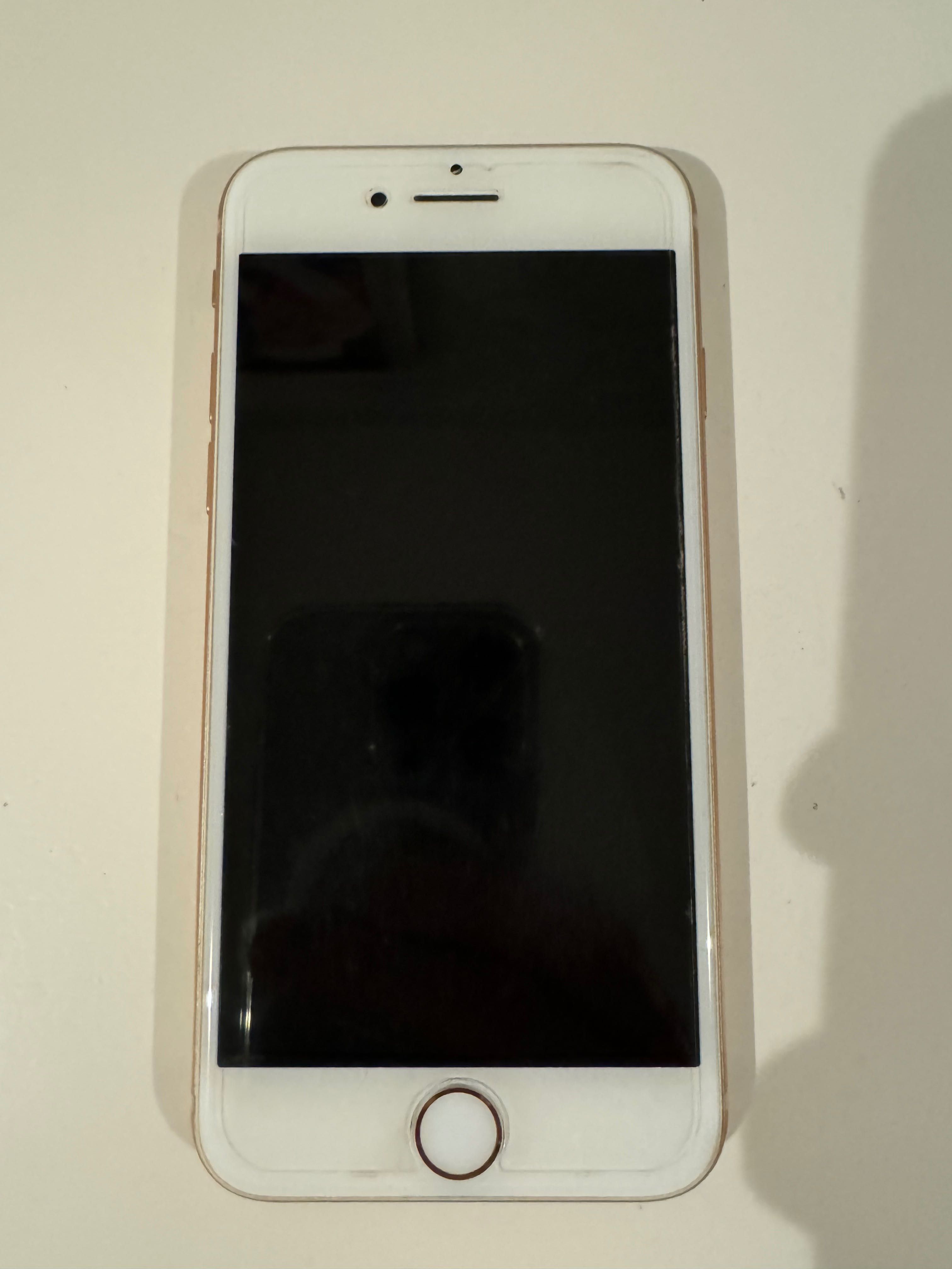 iPhone 8 - kolor złoty