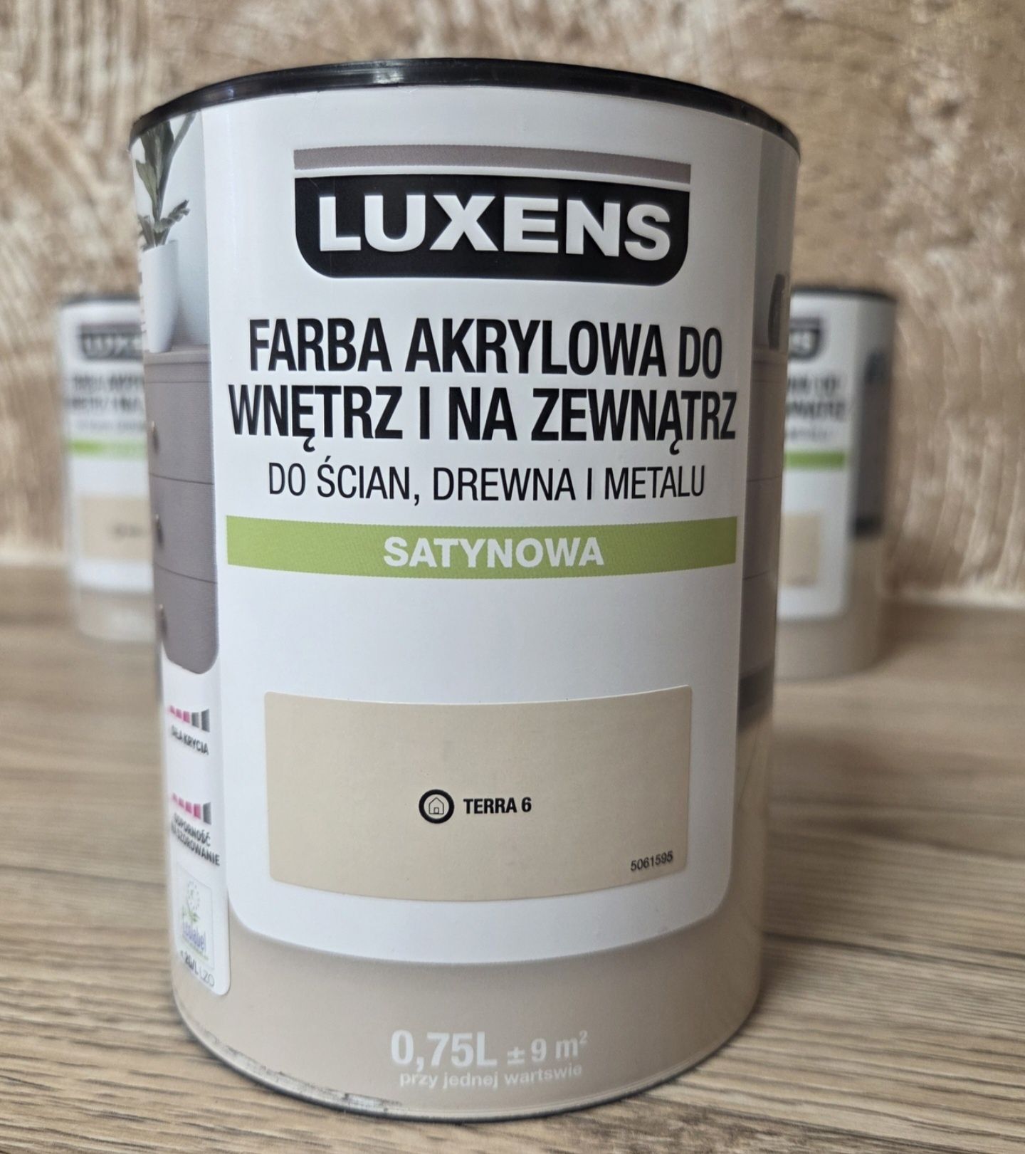 Farba akrylowa do wnetrz i na zewnątrz 3 puszki po 0.75litra