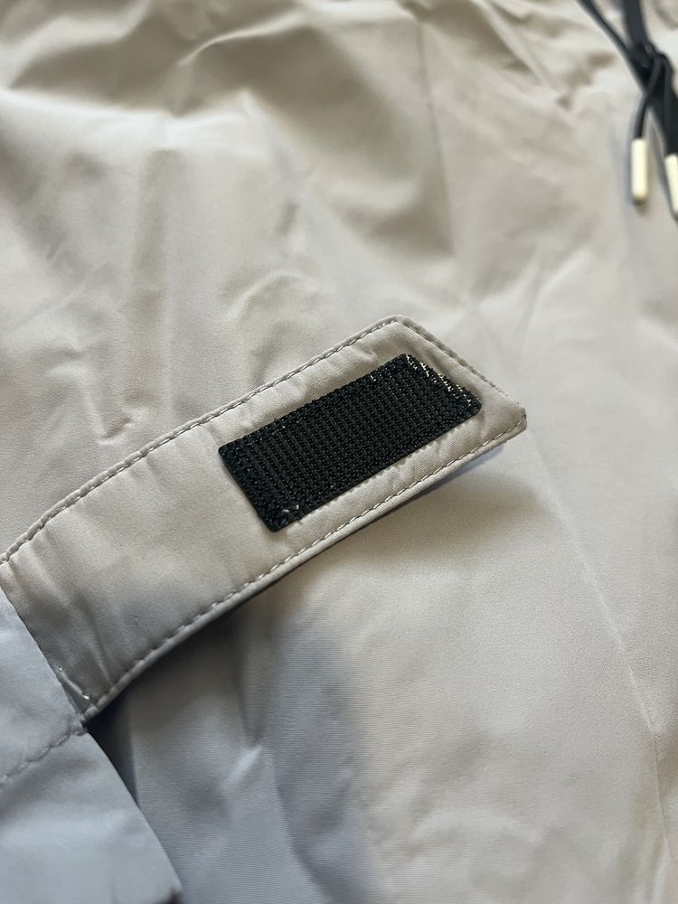 Продаю чоловічу (унісекс) куртку на мембрані Gore-Tex.