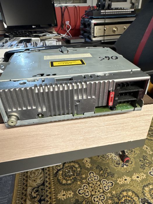 Radio do Mercedesa Becker Q01