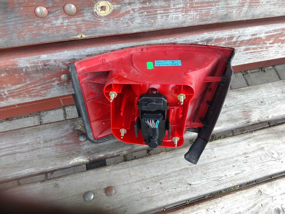 AUDI A6 C5 lift kombi lampa tył 4B9.945095F