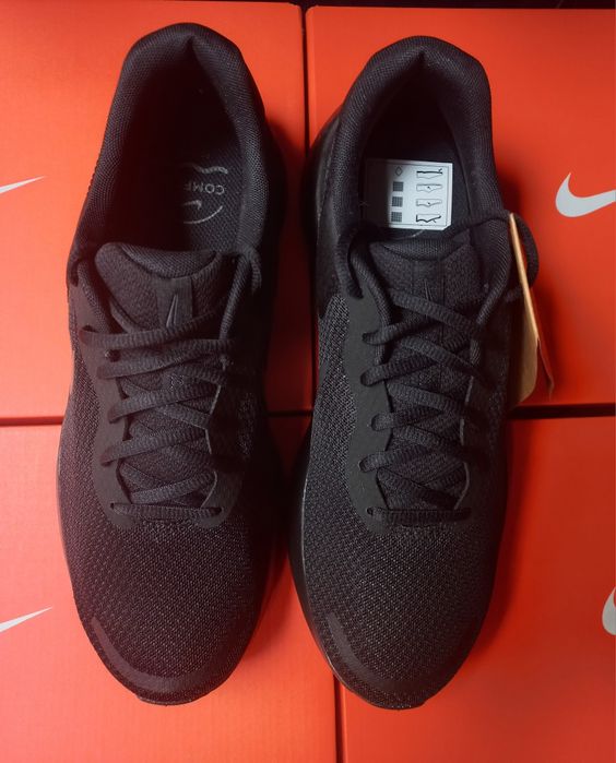 Чоловічі кросівки для бігу Nike Revolution 7