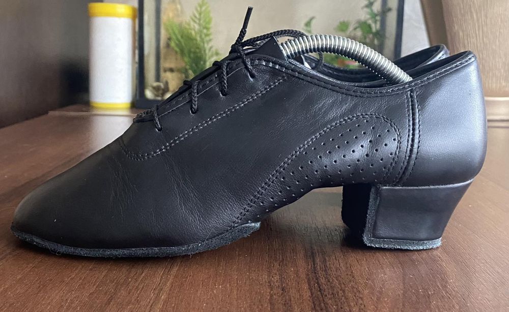 Туфлі для бальних танців
