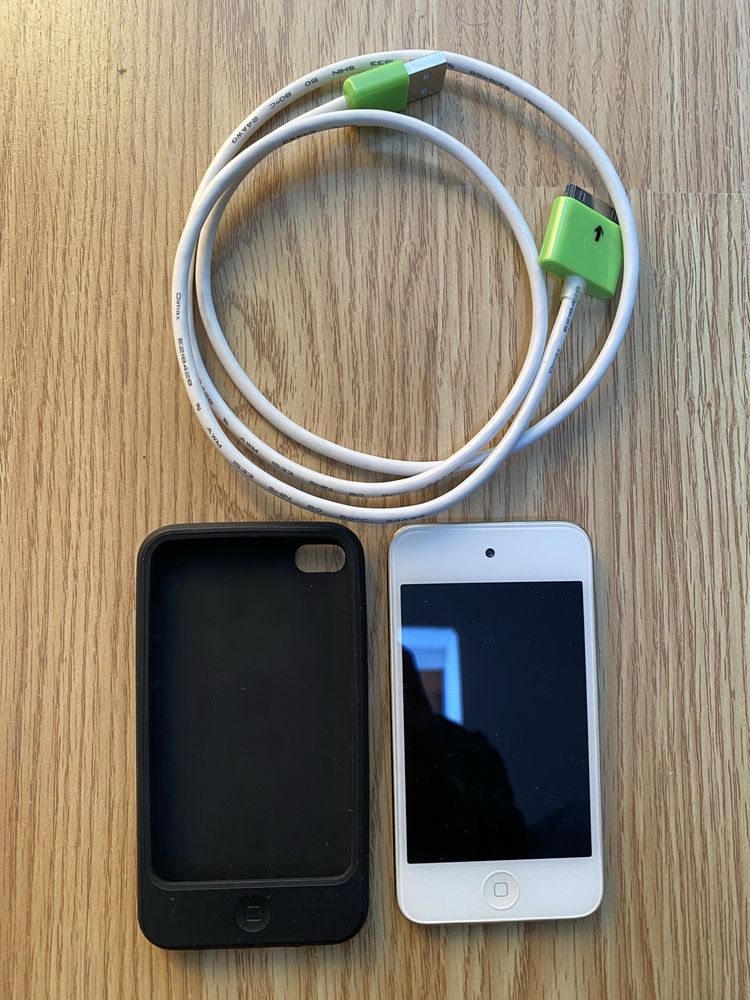 Apple Ipod 16g com protetor de silicone.           .