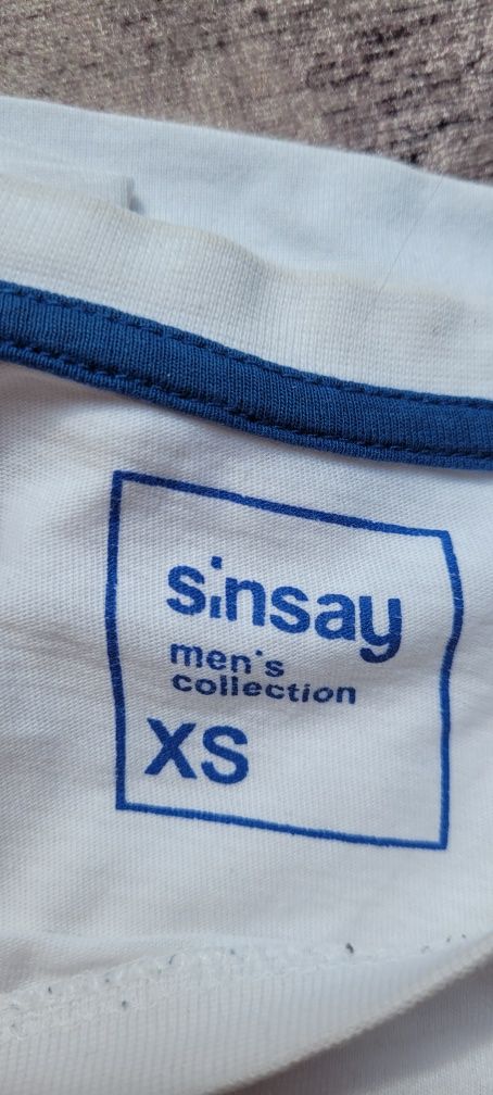 T-shirt xs/158 chłopięcy biały z nadrukiem, stan bdb