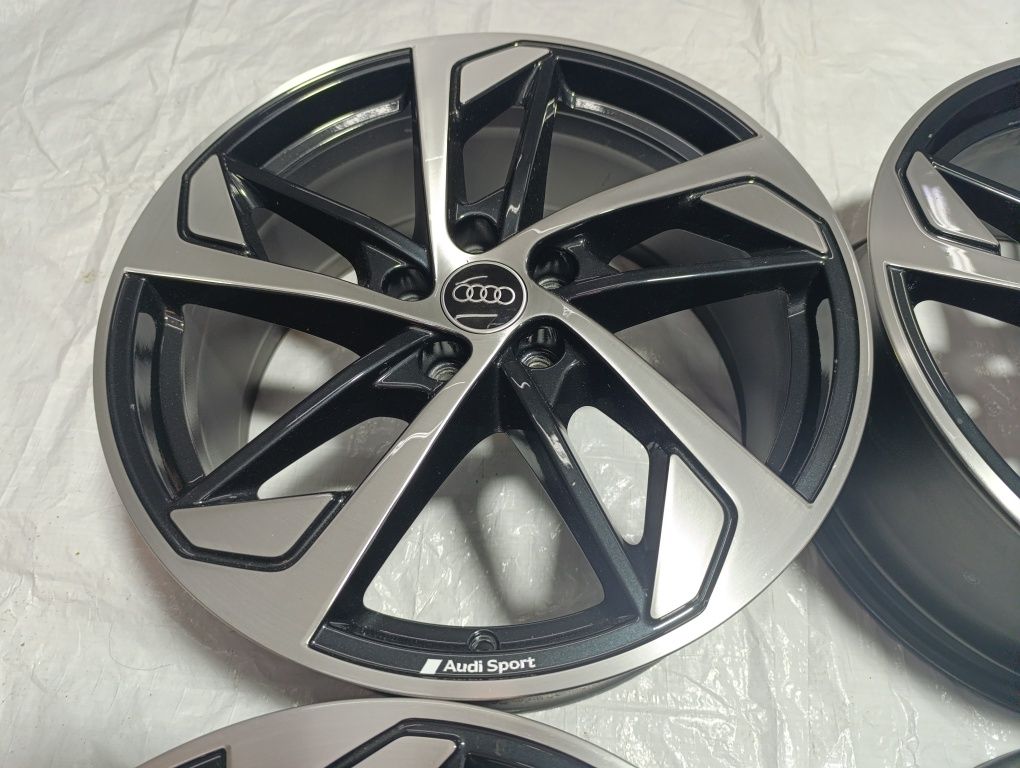 Felgi Aluminiowe 19 cali Audi A3 S3 RS3 8Y0 Oryginał