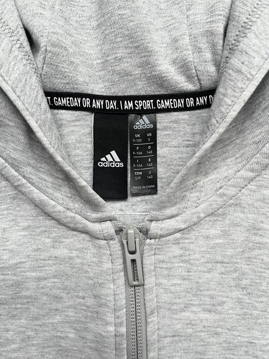 Толстовка, кофта Adidas на 9/10 років
