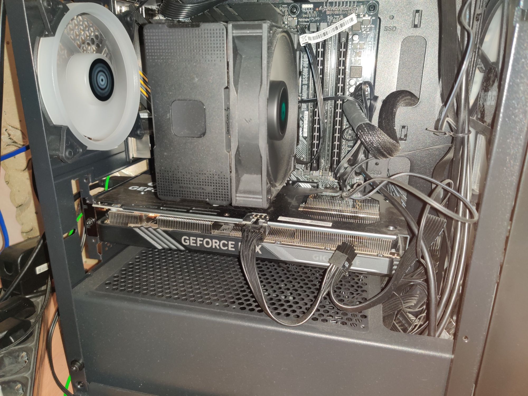 Продам настільний комп'ютер м2 1ТБ RTX4060 Ryzen 5600 32ОЗУ