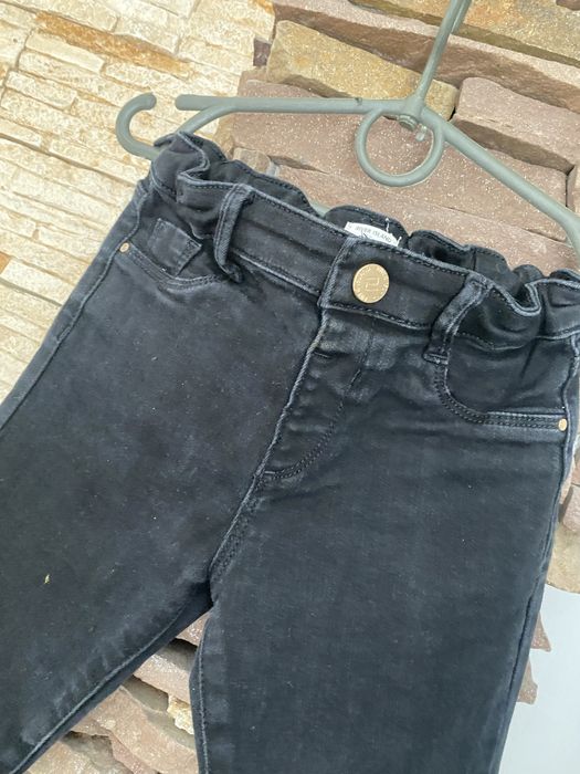 Джинси чорні, приталені