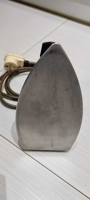 żelazko rodem z PRL DEZAMET  1000W 220V