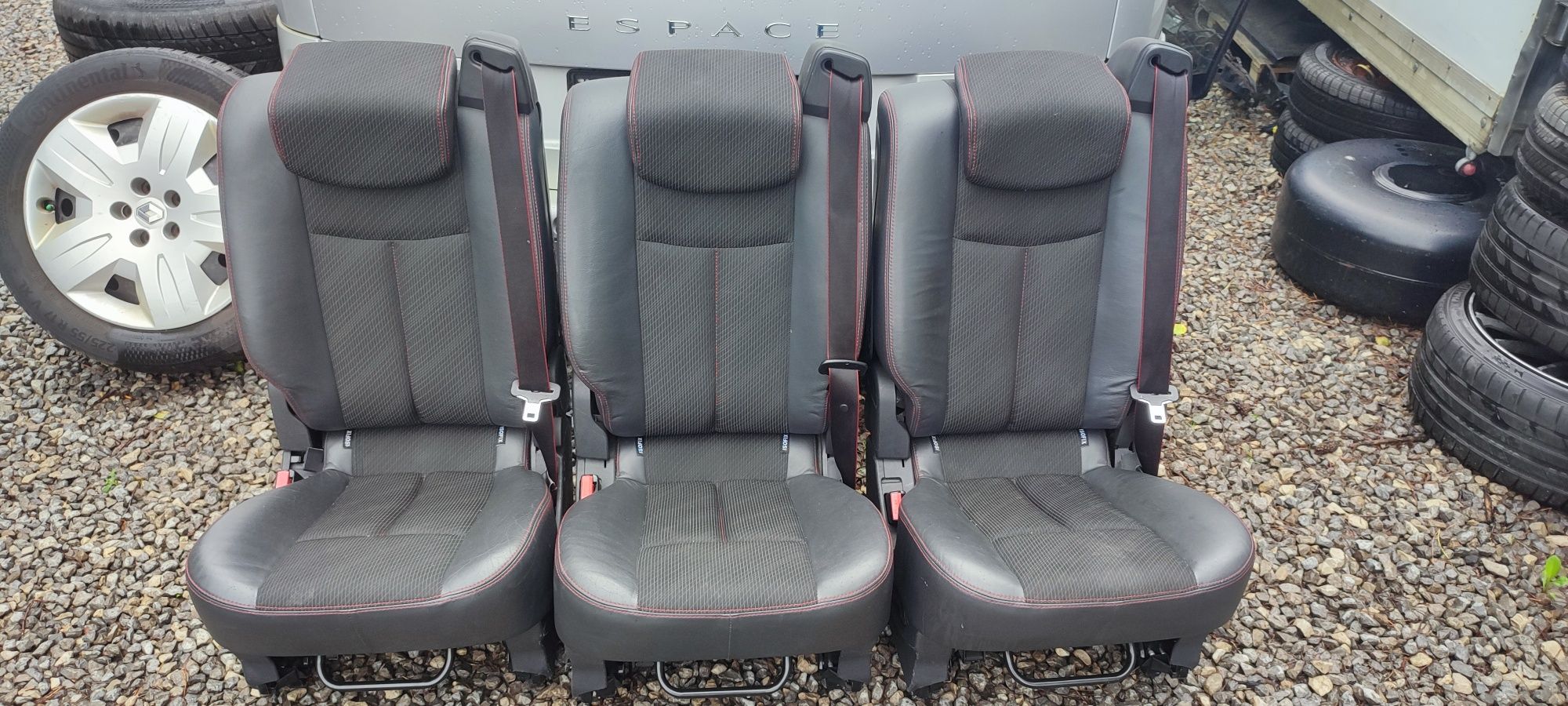 Fotel Espace IV lift czerwona nitka 2i3 rząd bus kamper