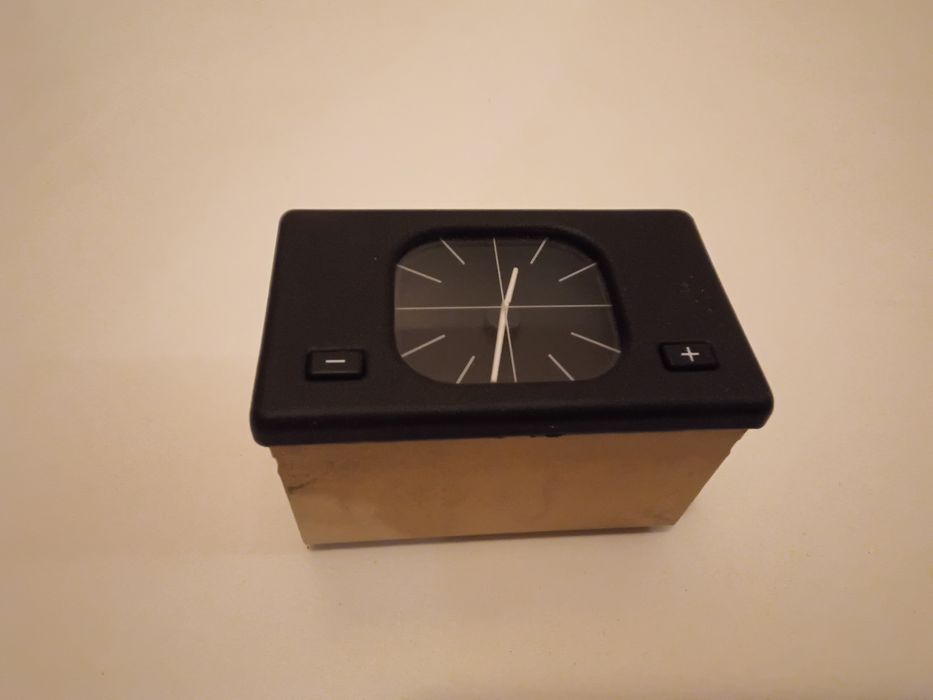 Запчасти BMW часы