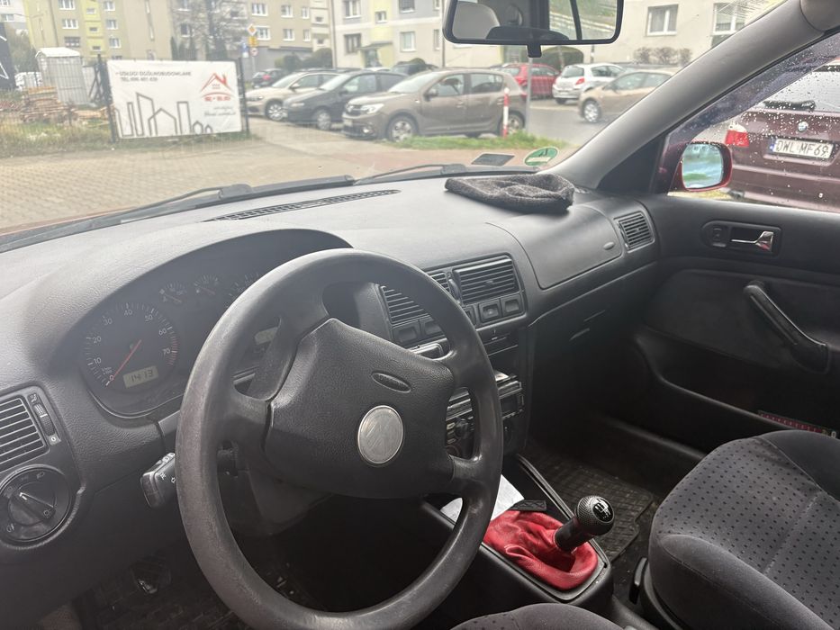 Golf 4 1.6gaz klima 2kpl koł hak