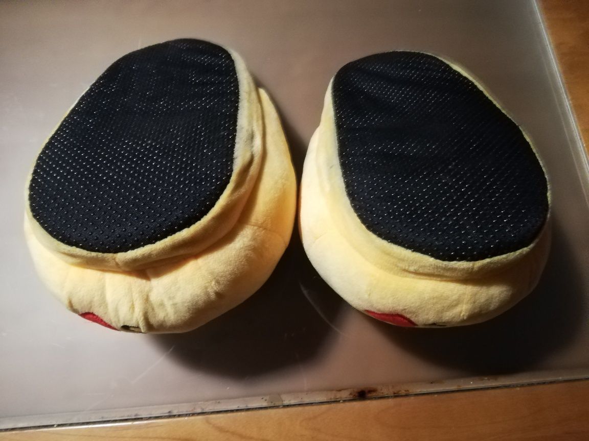 Pantufas com boneco, tamanho 36/38