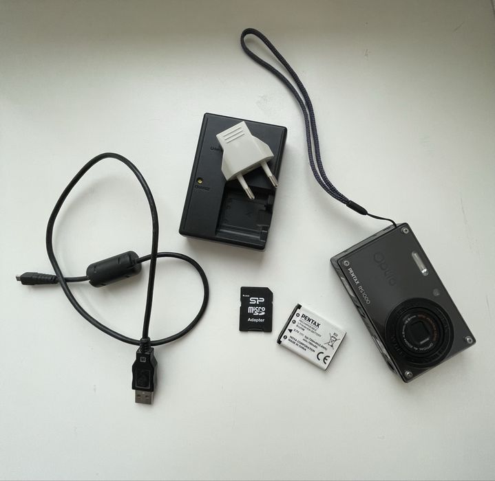 Фотоапарат Pentax Optio RS 1000