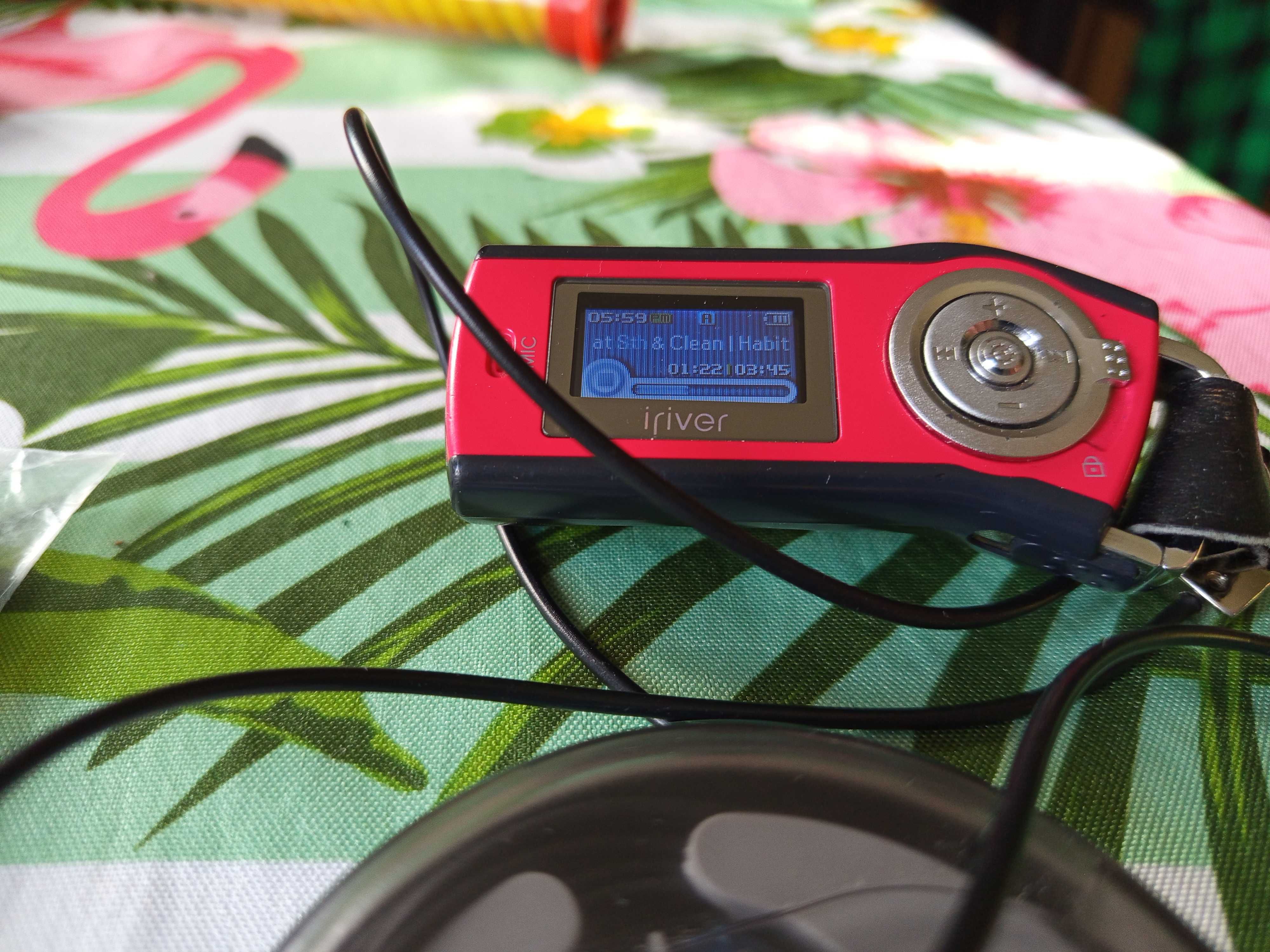 Iriver T10 mp3 player plus słuchawki Sennheiser