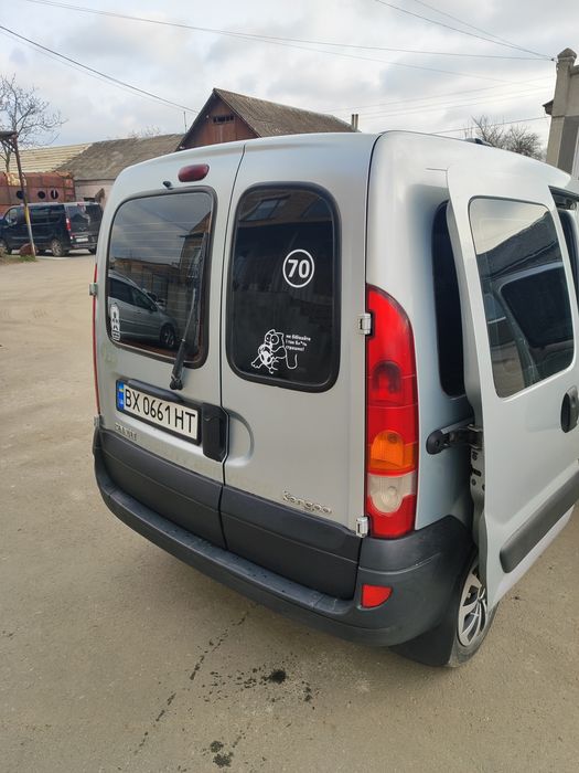 Автомобілі Renault kengo