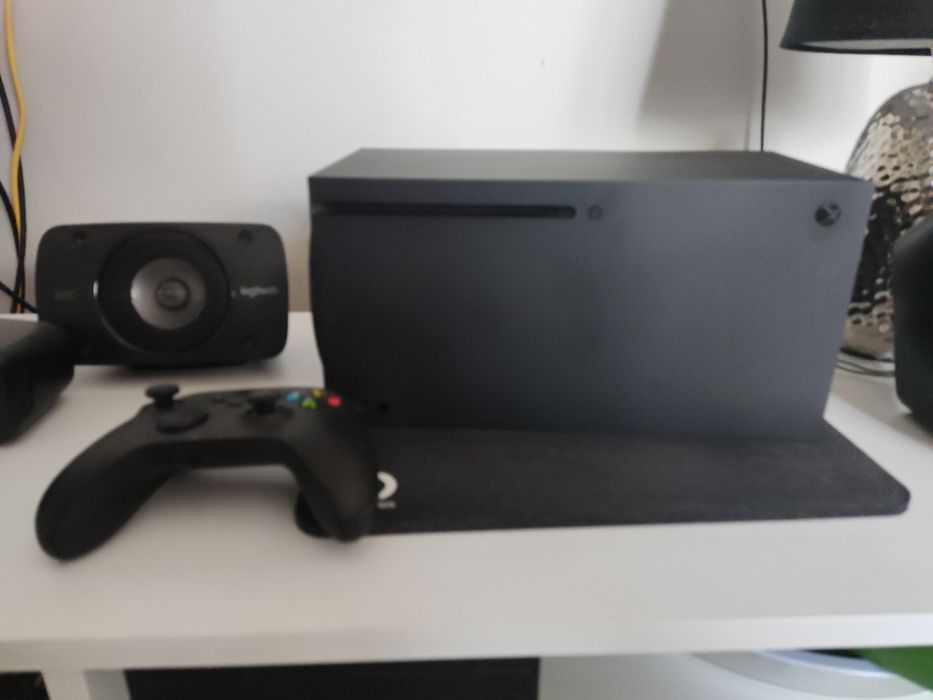 Zestaw Xbox Series X + 2x Pad + Gra. Zadbana