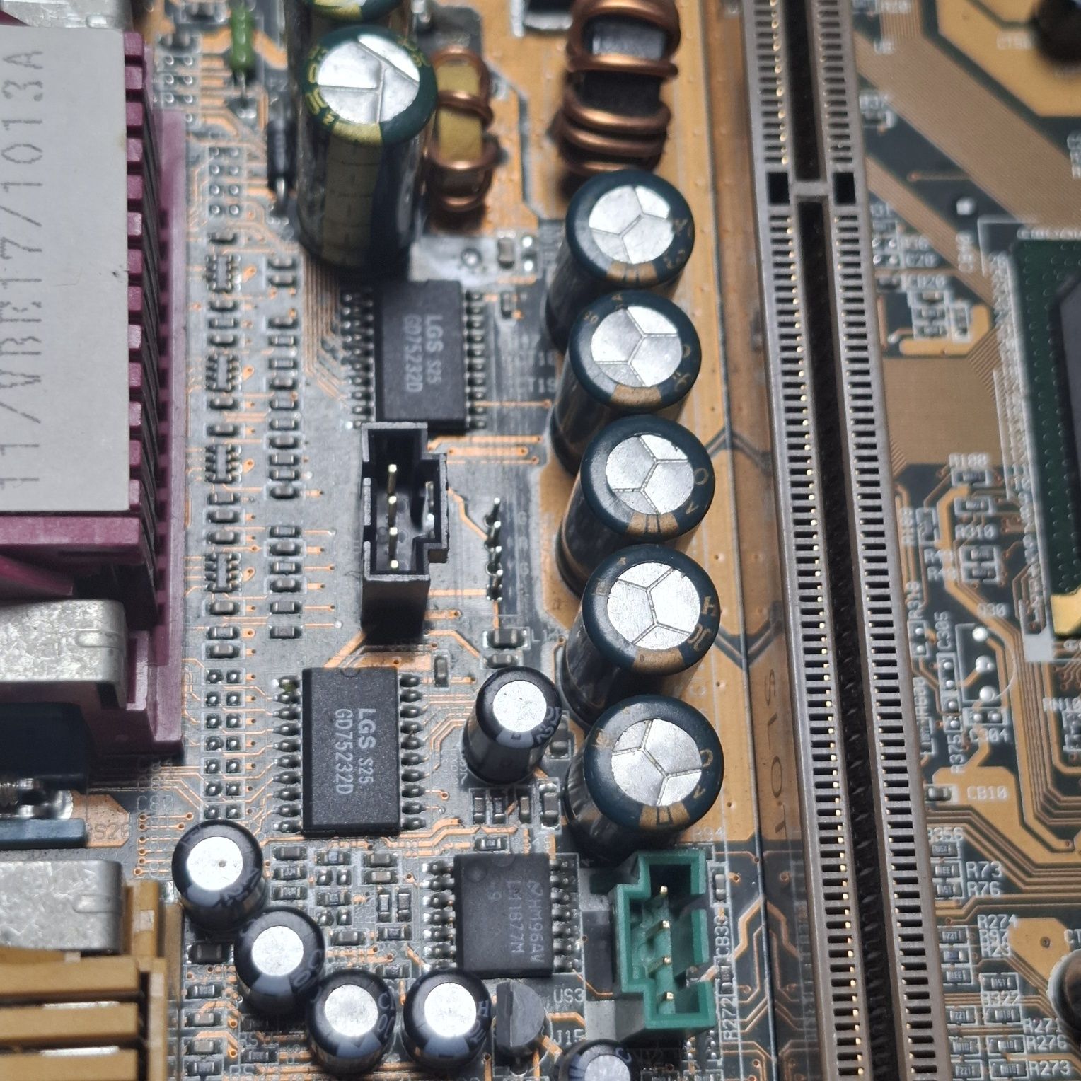 Płyta główna BIOSTAR M6VBE-A Slot1 AGP PCI Retro pc