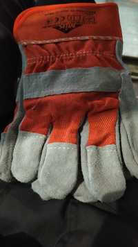 Рабочие перчатки.