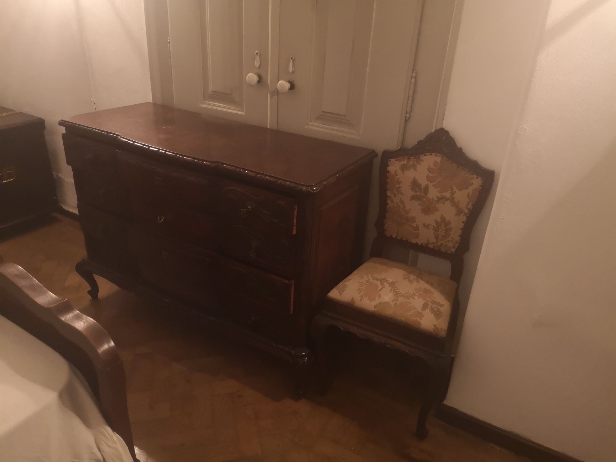 Parte de Mobília de quarto antiga