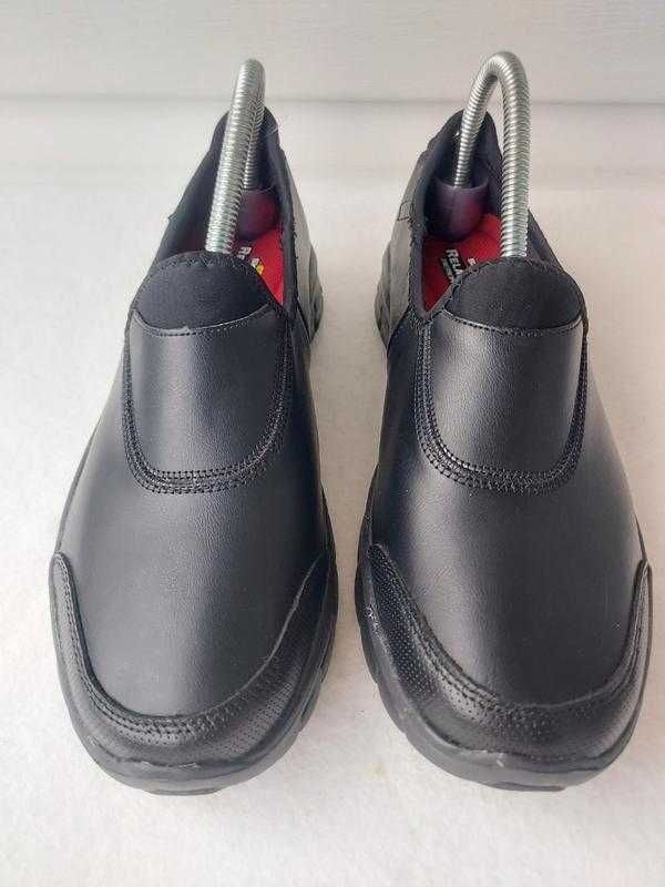 Жіночі мокасини робоче взуття skechers sure track slip-on
