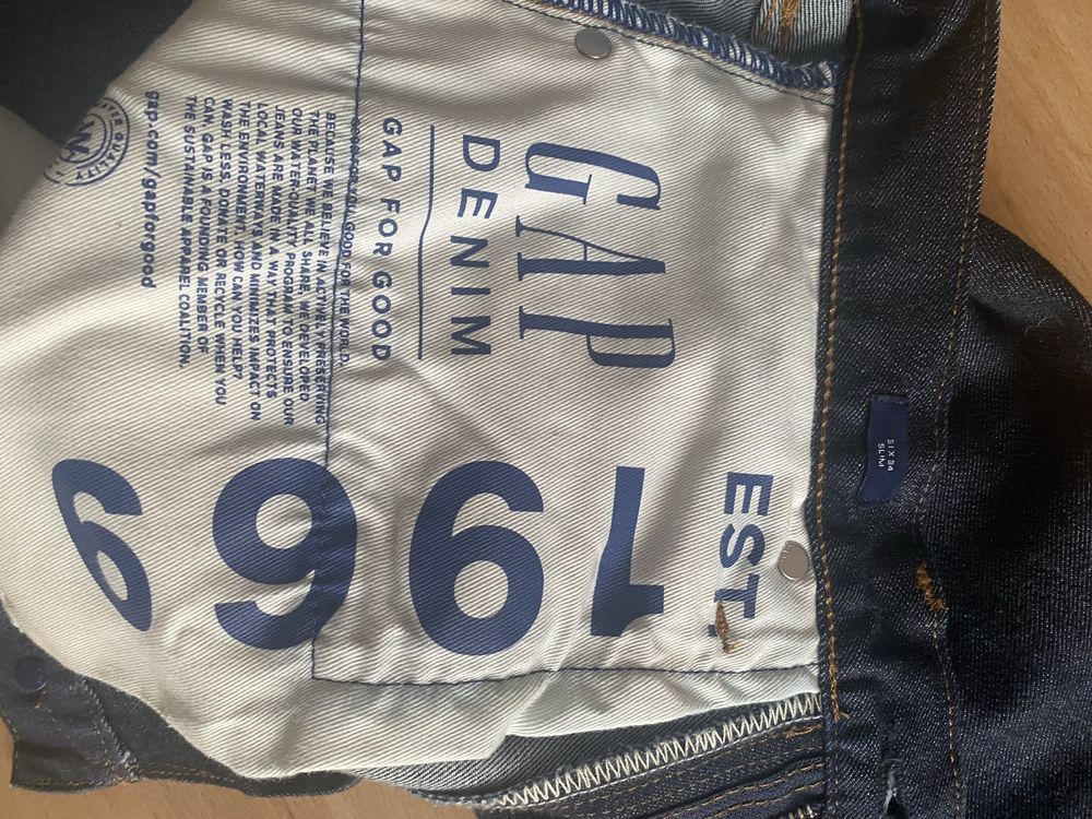 Джинси Gap slim fit 31/34, темно-сині