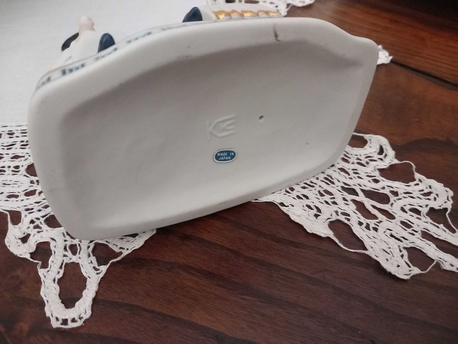 Estatueta em biscuit