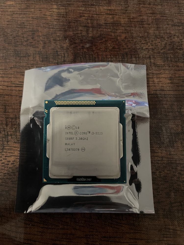 Процессор intel i3 - 3225. ( 3.30gz )