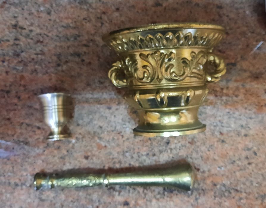 Almofariz, pilão e  mini-almofariz em bronze