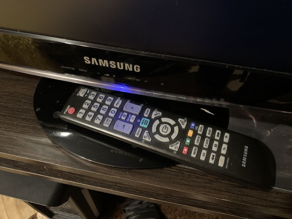 Телевізор-монітор 24" Samsung B2430HD