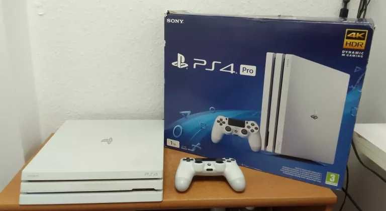 konsola SONY PS4 pro