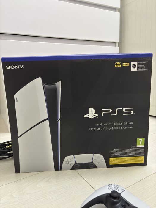 Sony playstation 5 slim digital edition на 1 терабайт.