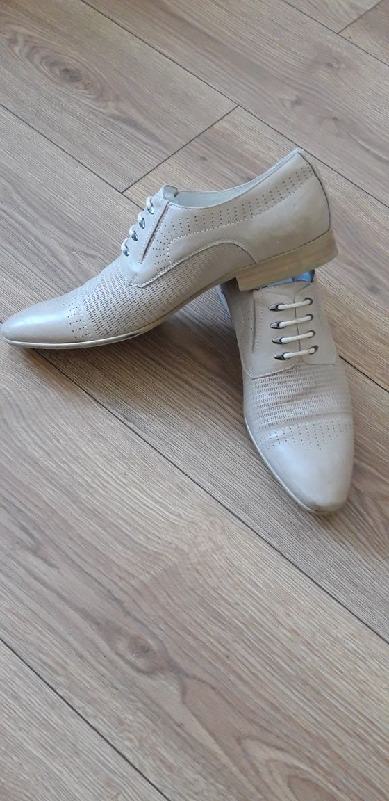 Buty męskie rozm.39 Brooman