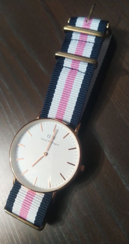 Zegarek nowy DW, damski pasek nylonowy prezent Mikołajkowy