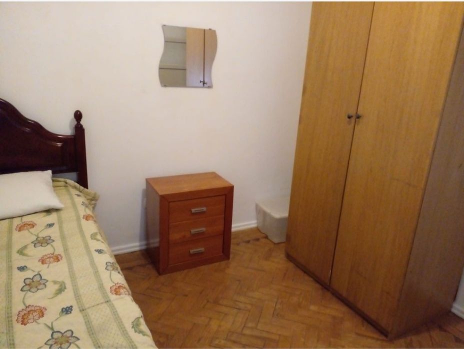 Alugo quarto em Moscavide