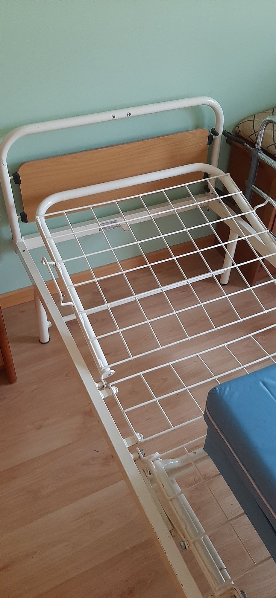 Cama hospitalar articulada