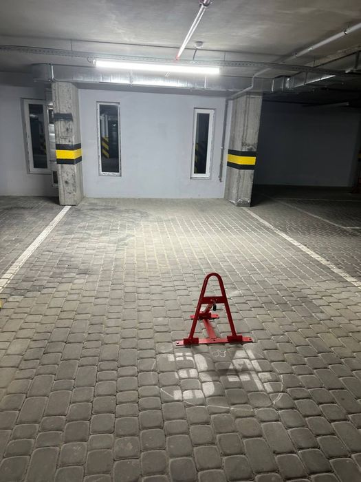 Продам паркомісця