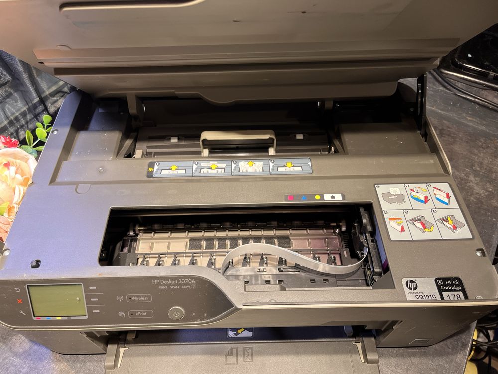 Багатофункціональний пристрій HP DeskJet 3070а c Wi-Fi МФО принтер