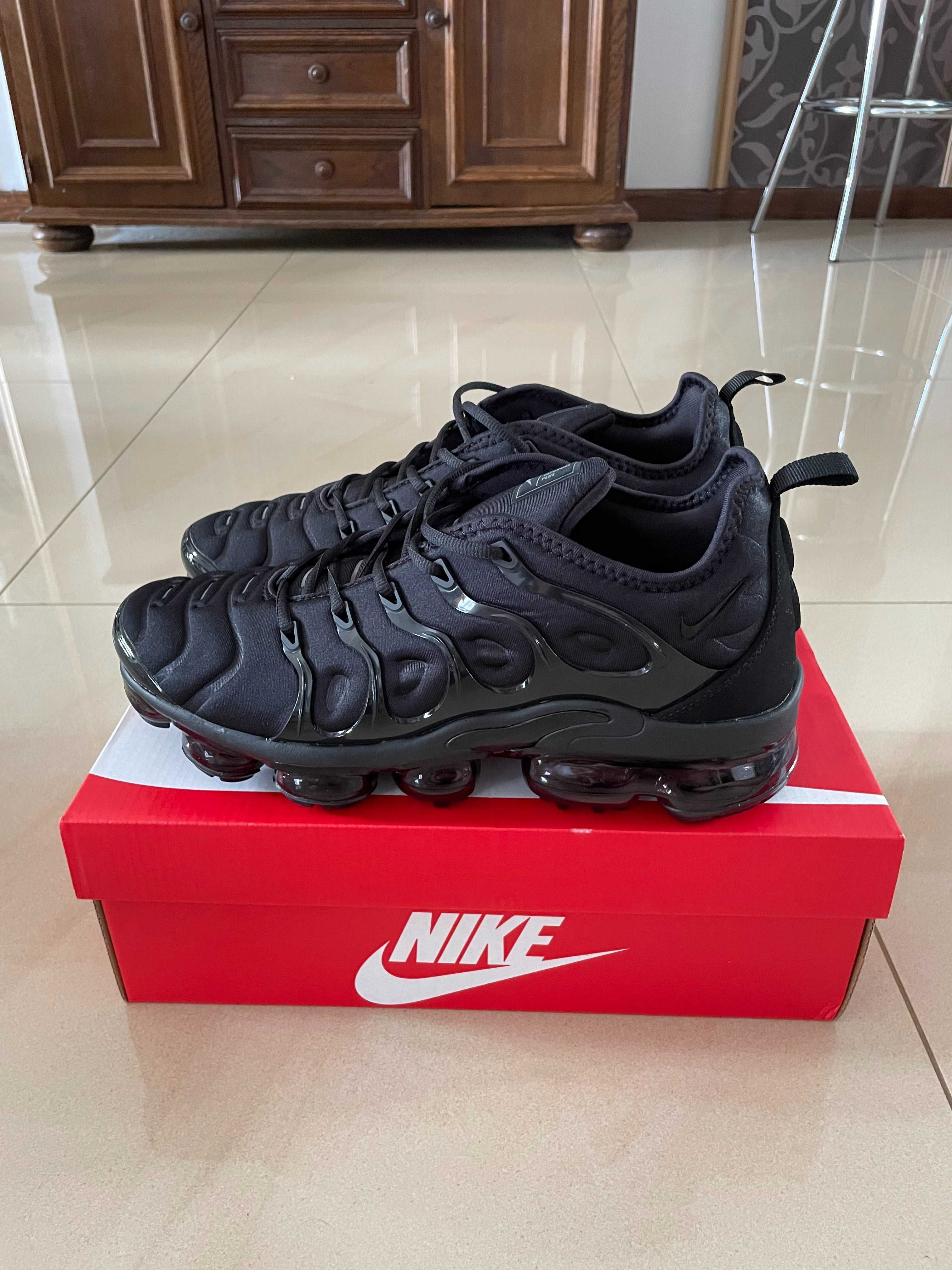 Nike Buty  Vapormax Plus rozm.43 i 44