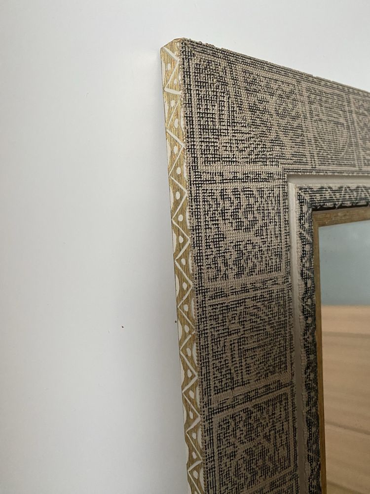 Lustro w pięknej ramie 82,5x73
