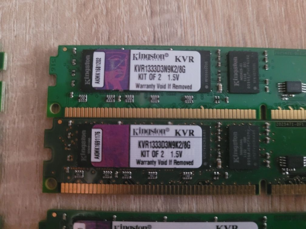 4 x Pamięci DDR3 4GB 1600MHz.