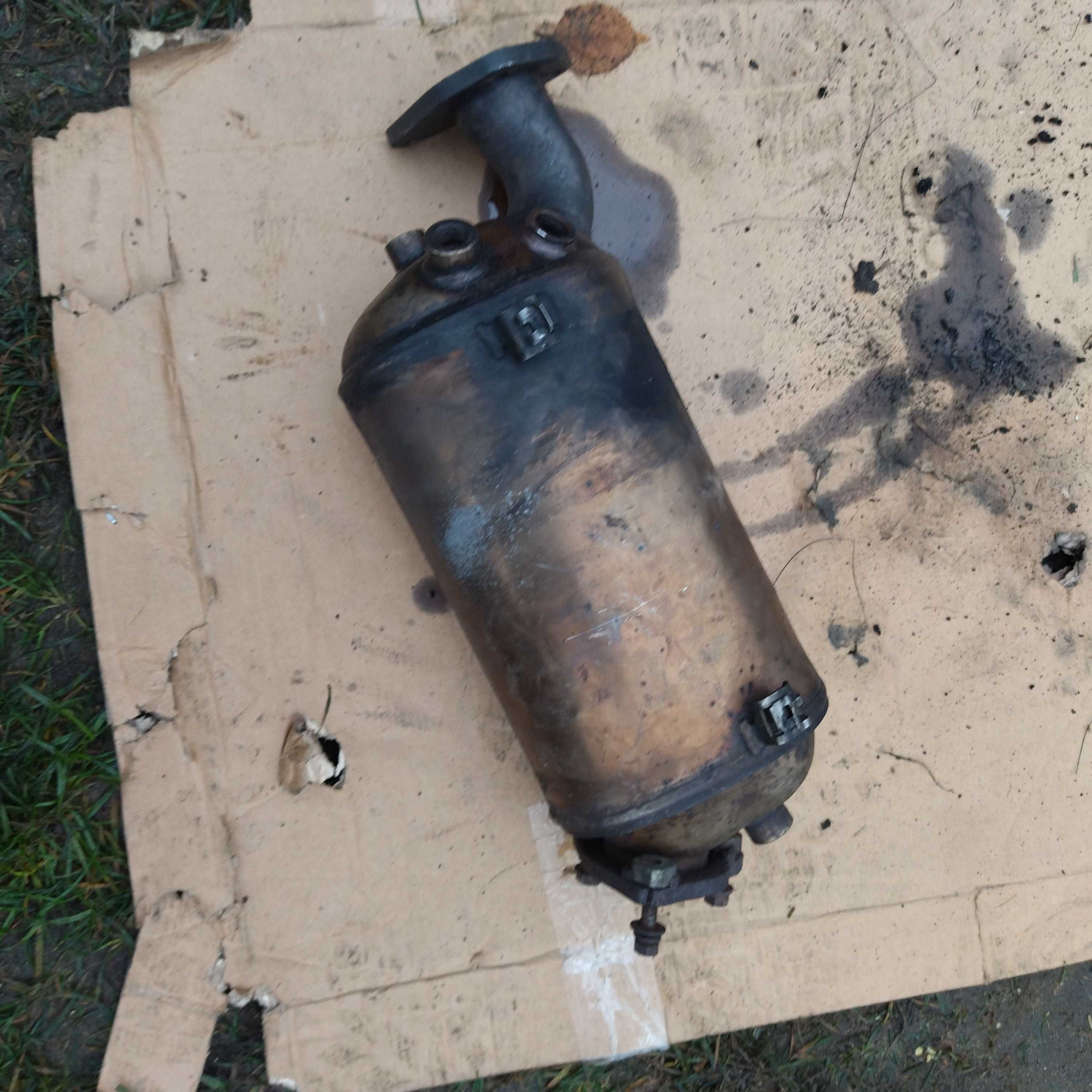 obudowa puszka katalizatora dpf 8E0131`703T 8E0181BB 2.0tdi a4 b7